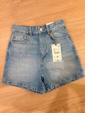 Zara mom shorts Light Blue High-Waist Denim Shorts